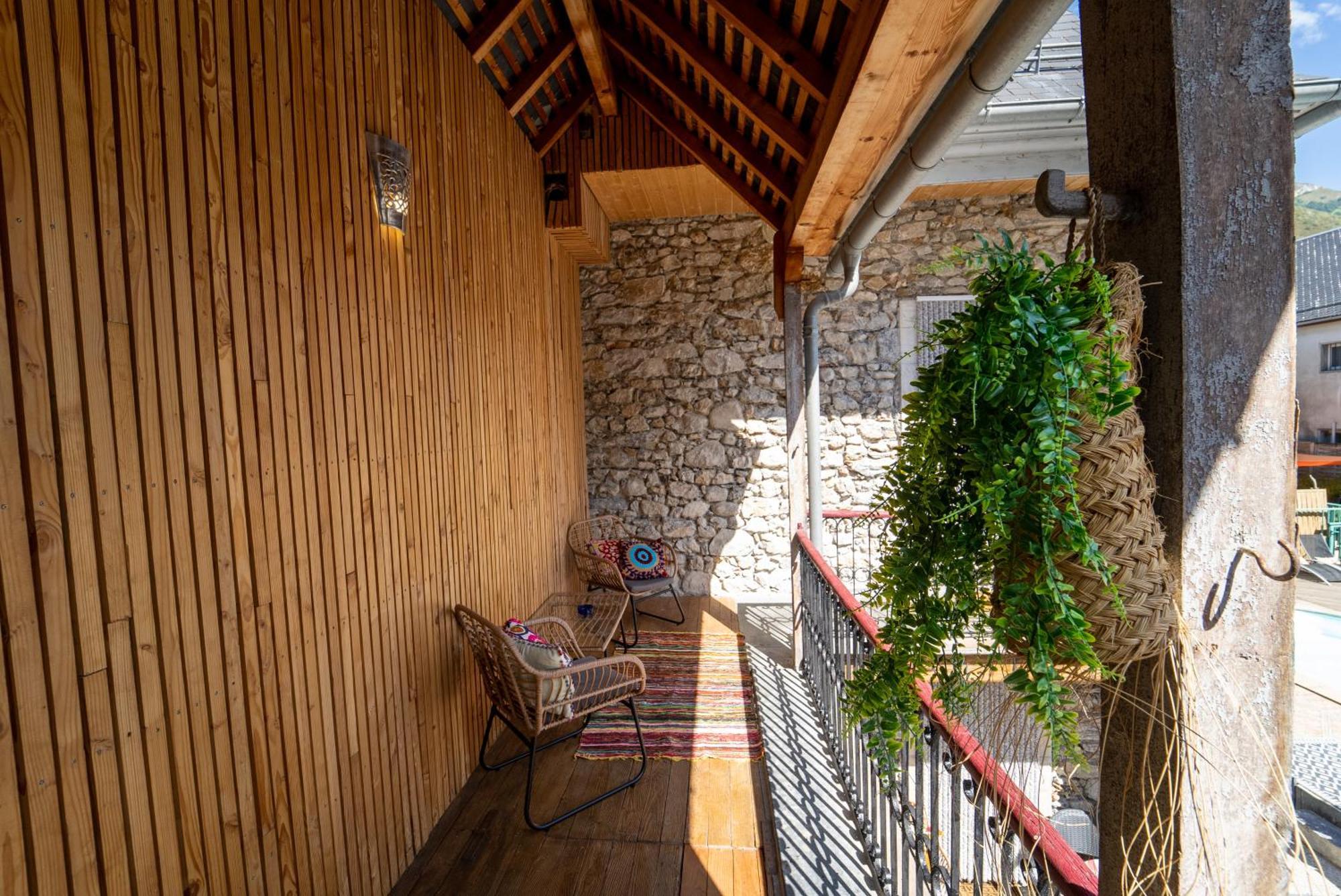 A Nouste Chambres D'Hotes Et Gite Only Adults Campan Exterior photo